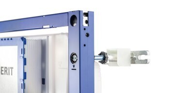 Seitenansicht vom Geberit Duofix Installationselement mit sichtbarer Installationshalterung an der Seite.