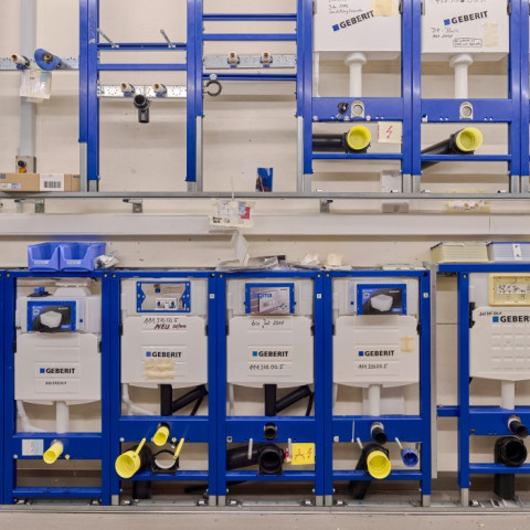 Eine Reihe von Sanitär Installationssystemen.