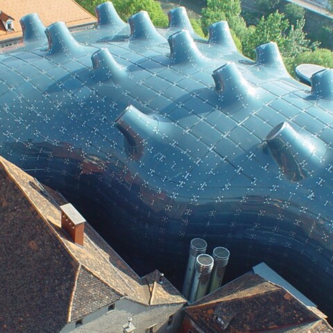 Das «Friendly Alien» in Graz – einer der berühmtesten Vertreter der Blob-Architektur. (Copyright: Zepp-Cam.)