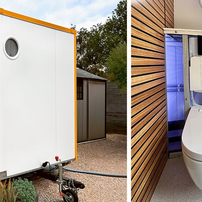 Ein kleiner mobiler Wohncontainer mit einem modernen Badezimmer, einschliesslich WC und minimalistischer Einrichtung.
